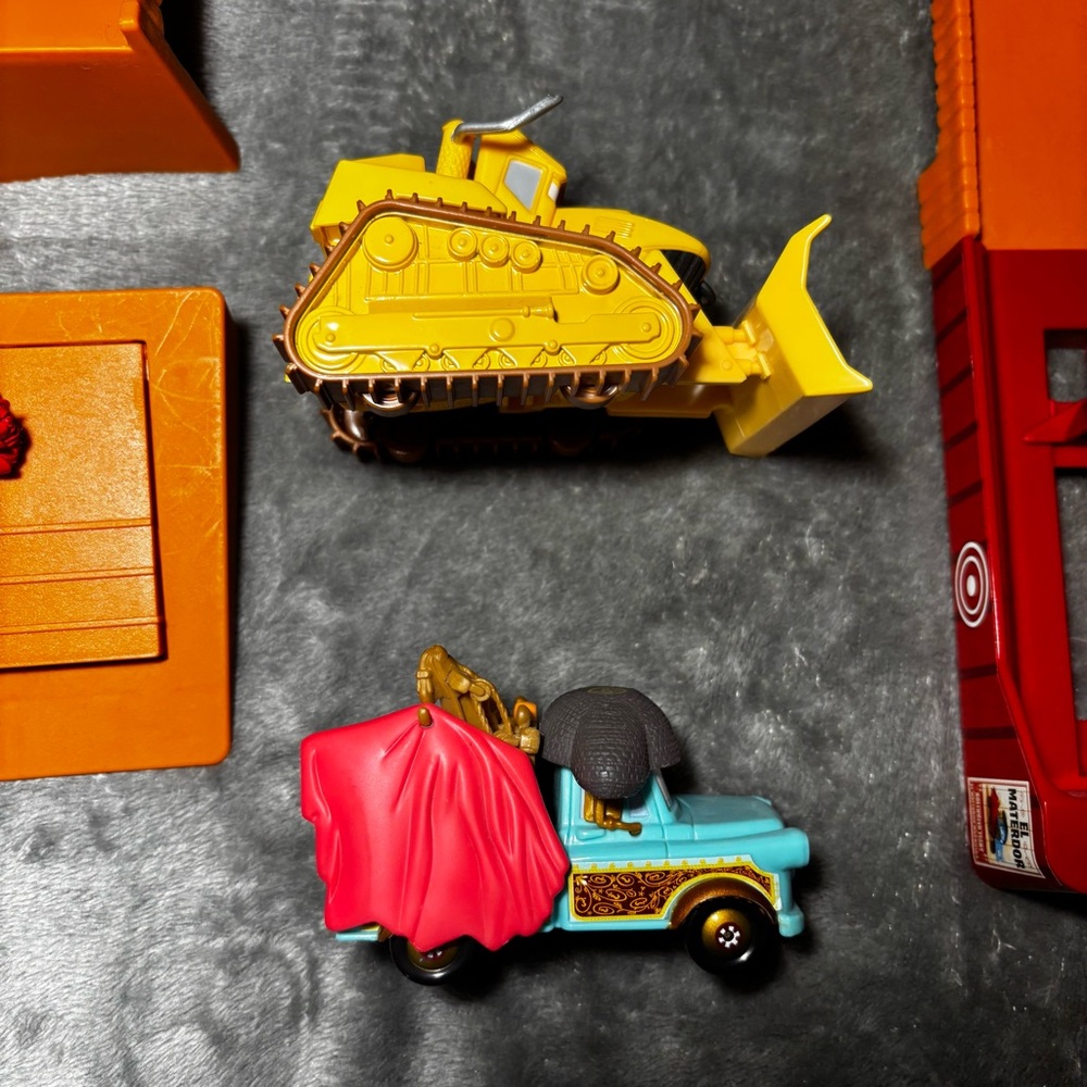 Disney Pixar Cars Toon El Materdore Complete Launcher Play Set - Picture 4 of 5